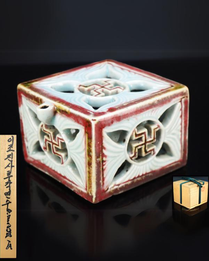 李朝卍花透四方水滴